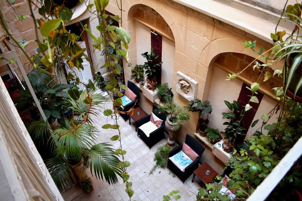 Palazzo Valletta Suites Exterior photo